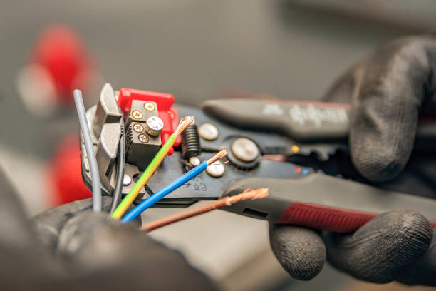 Best Circuit Breaker Repair  in Hurstbourne Acres, KY